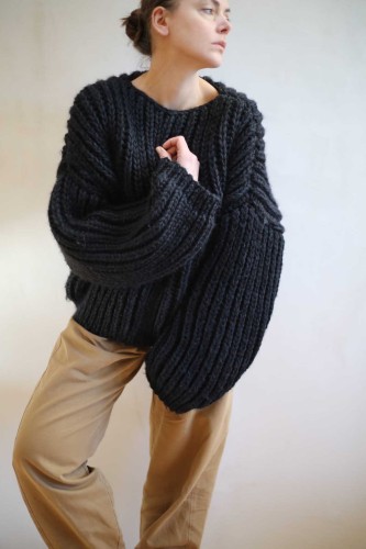 SWETER-ROMA-SEPTEMBER-CONCEPT